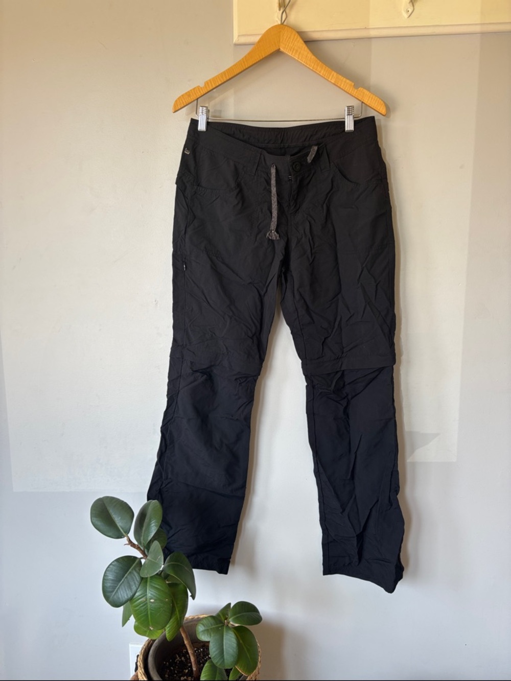 MEC Convertible Hiking Pants Women’s 10 Black Zip-Off Outdoor Gorp